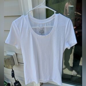 Time and Tru White Short Sleeve Tee